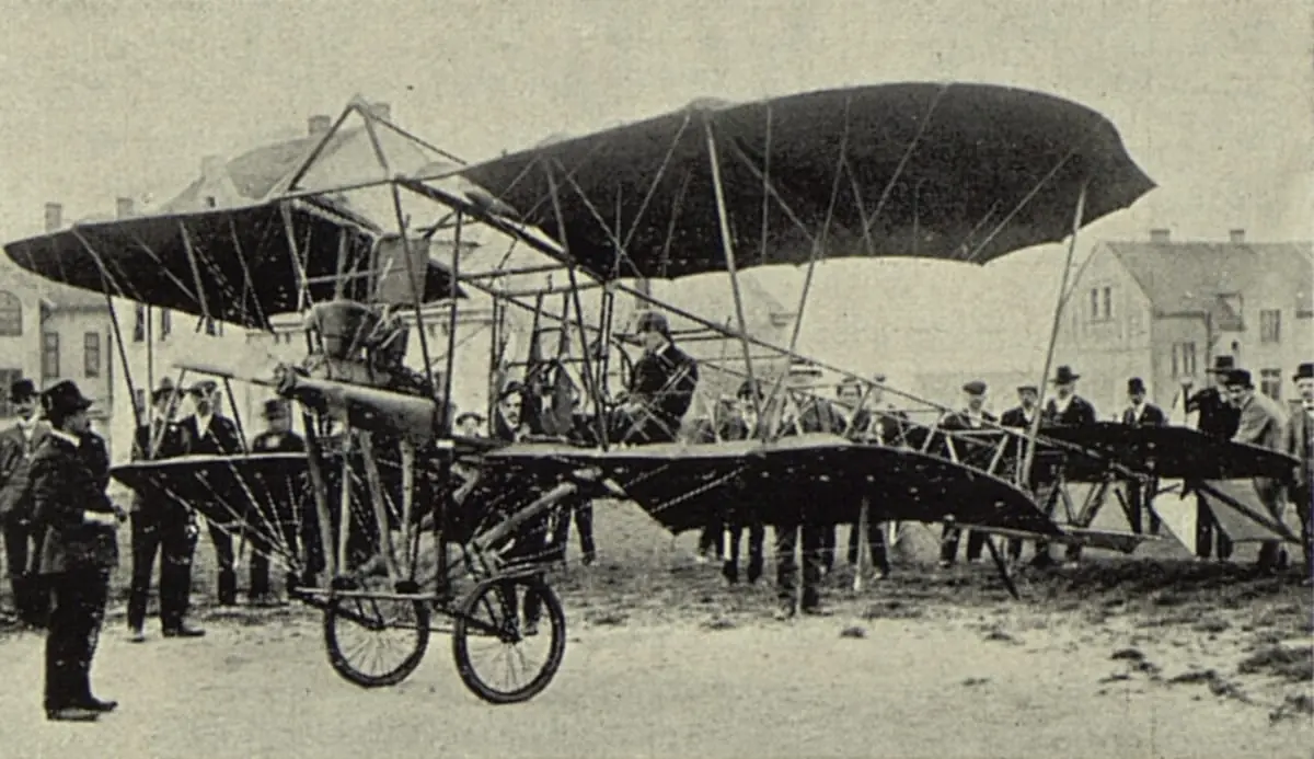 Metoděj Vlach ve svém letounu v Mladé Boleslavi, 1911